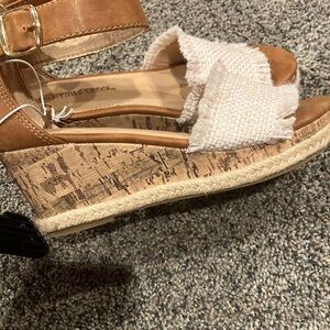 NWT Falls Creek CORK NATURAL sandał Big Girls Size 2
